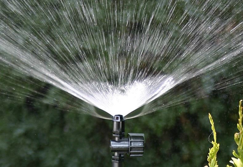 Varijet 180 degree Adjustable Flow Rate Spray - 4mm Threaded Inlet