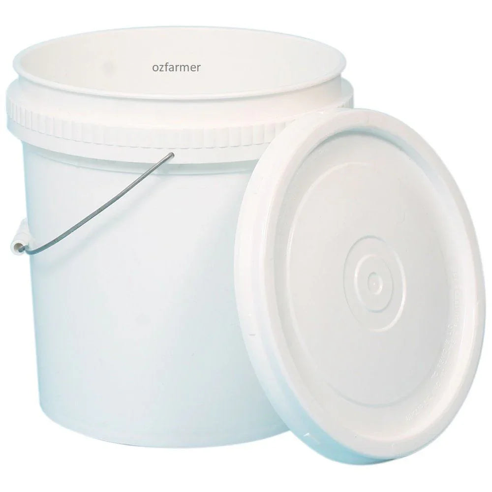 20L Heavy Duty Plastic Bucket complete with lid